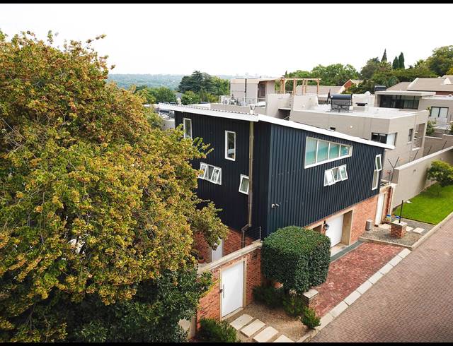2 BEDROOM DUPLEX RENTED IN HYDE PARK